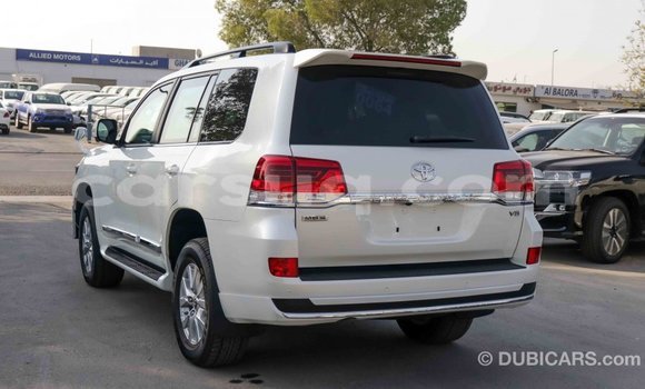 Buy Import Toyota Land Cruiser White Car in Import - Dubai in Barh el Gazel Buy Import Toyota Land Cruiser White Car in Import - Dubai in Barh el Gazel