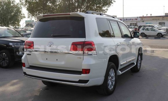 Buy Import Toyota Land Cruiser White Car in Import - Dubai in Barh el Gazel Buy Import Toyota Land Cruiser White Car in Import - Dubai in Barh el Gazel