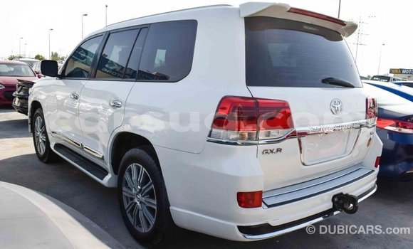 Acheter Import Voiture Toyota Land Cruiser Blanc à Import - Dubai, Barh el Gazel Acheter Import Voiture Toyota Land Cruiser Blanc à Import - Dubai, Barh el Gazel