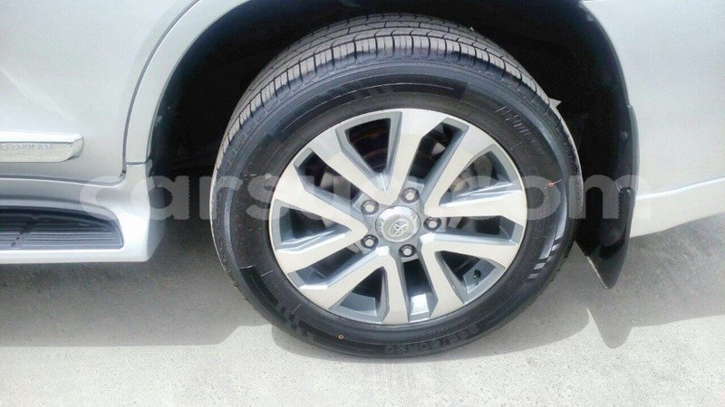 Big with watermark toyota land cruiser barh el gazel import dubai 1367