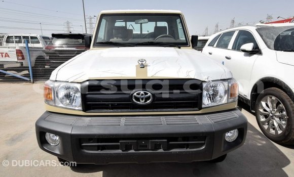 Acheter Import Voiture Toyota Land Cruiser Beige à Import - Dubai, Barh el Gazel Acheter Import Voiture Toyota Land Cruiser Beige à Import - Dubai, Barh el Gazel