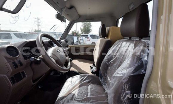 Acheter Import Voiture Toyota Land Cruiser Beige à Import - Dubai, Barh el Gazel Acheter Import Voiture Toyota Land Cruiser Beige à Import - Dubai, Barh el Gazel
