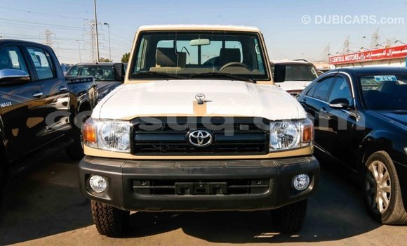 Acheter Import Voiture Toyota Land Cruiser Beige à Import - Dubai, Barh el Gazel Acheter Import Voiture Toyota Land Cruiser Beige à Import - Dubai, Barh el Gazel