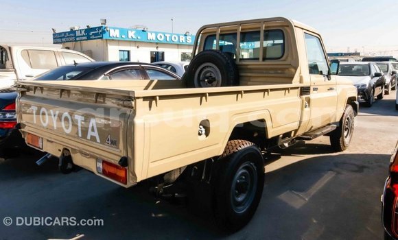 Acheter Import Voiture Toyota Land Cruiser Beige à Import - Dubai, Barh el Gazel Acheter Import Voiture Toyota Land Cruiser Beige à Import - Dubai, Barh el Gazel