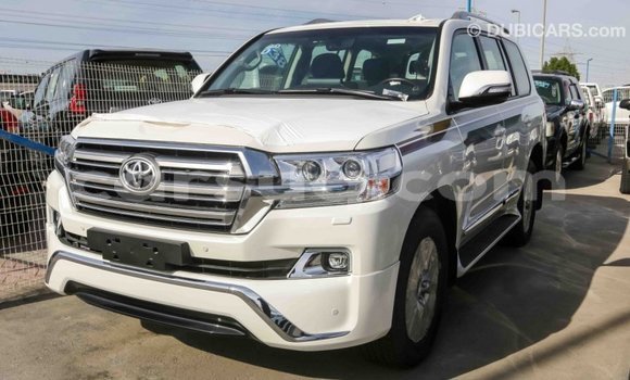 Acheter Import Voiture Toyota Land Cruiser Blanc à Import - Dubai, Barh el Gazel Acheter Import Voiture Toyota Land Cruiser Blanc à Import - Dubai, Barh el Gazel