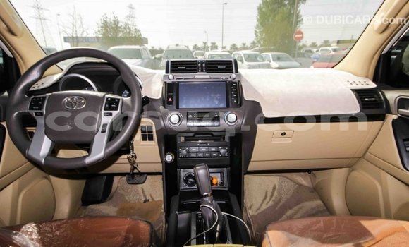 Acheter Import Voiture Toyota Prado Blanc à Import - Dubai, Barh el Gazel Acheter Import Voiture Toyota Prado Blanc à Import - Dubai, Barh el Gazel