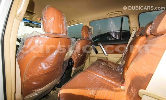 Acheter Import Voiture Toyota Prado Blanc à Import - Dubai, Barh el Gazel Acheter Import Voiture Toyota Prado Blanc à Import - Dubai, Barh el Gazel