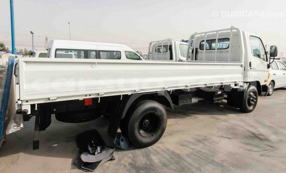 Acheter Import Voiture Hyundai Accent Blanc à Import - Dubai, Barh el Gazel Acheter Import Voiture Hyundai Accent Blanc à Import - Dubai, Barh el Gazel