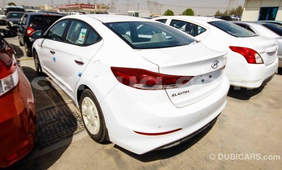 Acheter Import Voiture Hyundai Elantra Blanc à Import - Dubai, Barh el Gazel Acheter Import Voiture Hyundai Elantra Blanc à Import - Dubai, Barh el Gazel