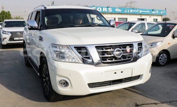 Acheter Import Voiture Nissan Patrol Blanc à Import - Dubai, Barh el Gazel Acheter Import Voiture Nissan Patrol Blanc à Import - Dubai, Barh el Gazel