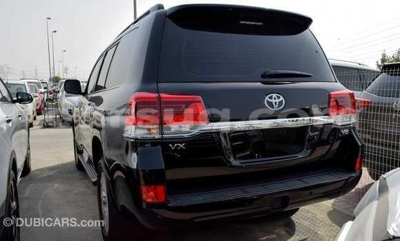 Acheter Import Voiture Toyota Land Cruiser Noir à Import - Dubai, Barh el Gazel Acheter Import Voiture Toyota Land Cruiser Noir à Import - Dubai, Barh el Gazel