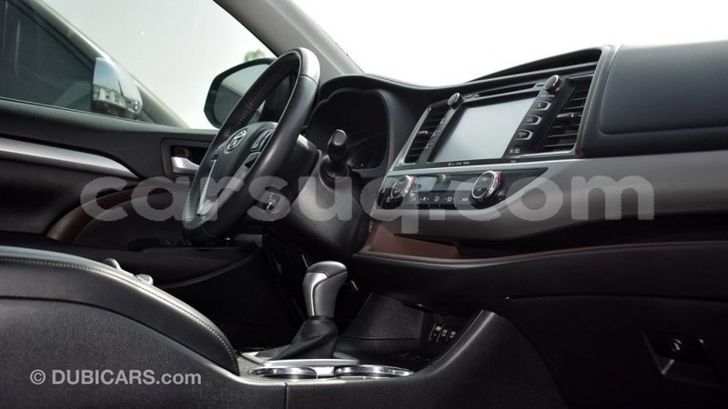 Big with watermark toyota highlander barh el gazel import dubai 1399