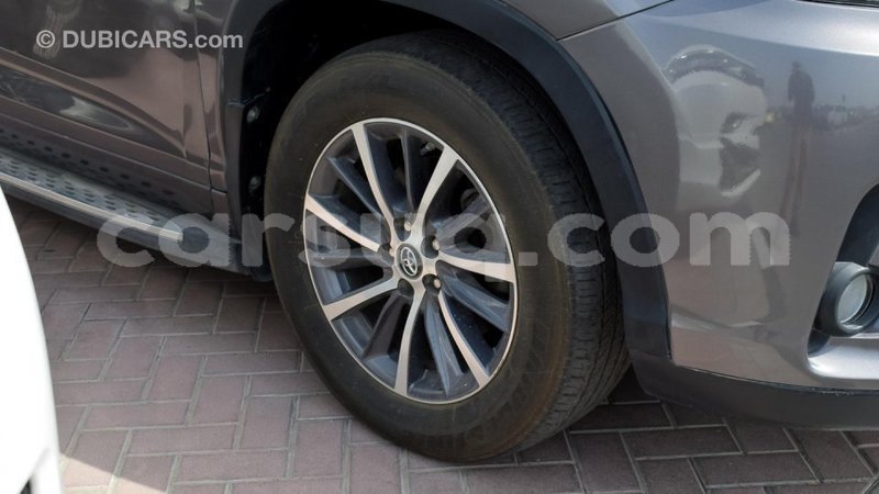 Big with watermark toyota highlander barh el gazel import dubai 1399