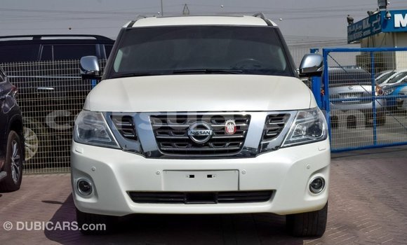 Acheter Import Voiture Nissan Patrol Blanc à Import - Dubai, Barh el Gazel Acheter Import Voiture Nissan Patrol Blanc à Import - Dubai, Barh el Gazel