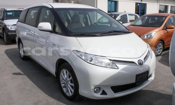 Acheter Import Voiture Toyota Previa Blanc à Import - Dubai, Barh el Gazel Acheter Import Voiture Toyota Previa Blanc à Import - Dubai, Barh el Gazel