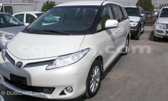 Acheter Import Voiture Toyota Previa Blanc à Import - Dubai, Barh el Gazel Acheter Import Voiture Toyota Previa Blanc à Import - Dubai, Barh el Gazel