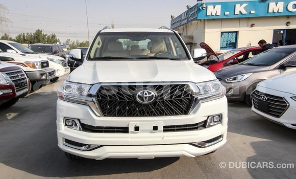 Acheter Import Voiture Toyota Land Cruiser Blanc à Import - Dubai, Barh el Gazel Acheter Import Voiture Toyota Land Cruiser Blanc à Import - Dubai, Barh el Gazel