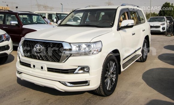 Acheter Import Voiture Toyota Land Cruiser Blanc à Import - Dubai, Barh el Gazel Acheter Import Voiture Toyota Land Cruiser Blanc à Import - Dubai, Barh el Gazel