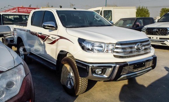 Acheter Import Voiture Toyota Hilux Blanc à Import - Dubai, Barh el Gazel Acheter Import Voiture Toyota Hilux Blanc à Import - Dubai, Barh el Gazel