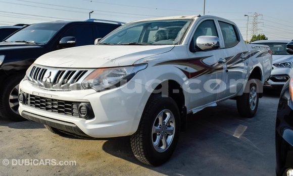 Acheter Import Voiture Mitsubishi L200 Blanc à Import - Dubai, Barh el Gazel Acheter Import Voiture Mitsubishi L200 Blanc à Import - Dubai, Barh el Gazel