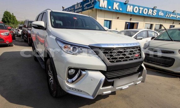 Acheter Import Voiture Toyota Fortuner Blanc à Import - Dubai, Barh el Gazel Acheter Import Voiture Toyota Fortuner Blanc à Import - Dubai, Barh el Gazel
