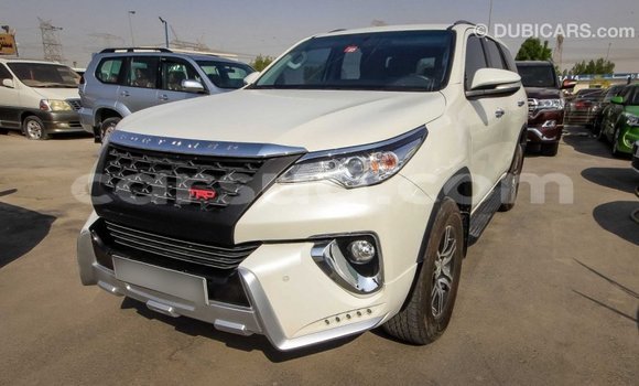 Acheter Import Voiture Toyota Fortuner Blanc à Import - Dubai, Barh el Gazel Acheter Import Voiture Toyota Fortuner Blanc à Import - Dubai, Barh el Gazel