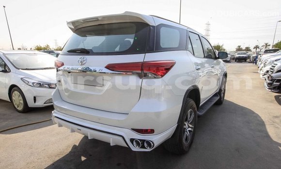Acheter Import Voiture Toyota Fortuner Blanc à Import - Dubai, Barh el Gazel Acheter Import Voiture Toyota Fortuner Blanc à Import - Dubai, Barh el Gazel