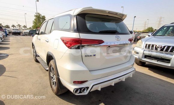 Acheter Import Voiture Toyota Fortuner Blanc à Import - Dubai, Barh el Gazel Acheter Import Voiture Toyota Fortuner Blanc à Import - Dubai, Barh el Gazel