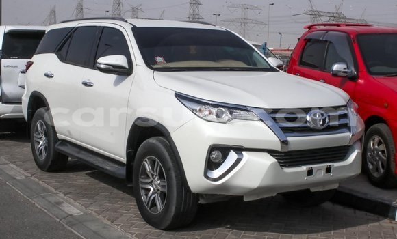 Acheter Import Voiture Toyota Fortuner Blanc à Import - Dubai, Barh el Gazel Acheter Import Voiture Toyota Fortuner Blanc à Import - Dubai, Barh el Gazel