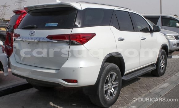 Acheter Import Voiture Toyota Fortuner Blanc à Import - Dubai, Barh el Gazel Acheter Import Voiture Toyota Fortuner Blanc à Import - Dubai, Barh el Gazel