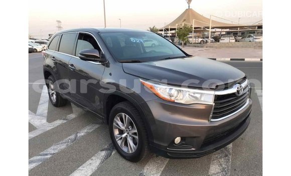 Acheter Import Voiture Toyota Highlander Autre à Import - Dubai, Barh el Gazel Acheter Import Voiture Toyota Highlander Autre à Import - Dubai, Barh el Gazel