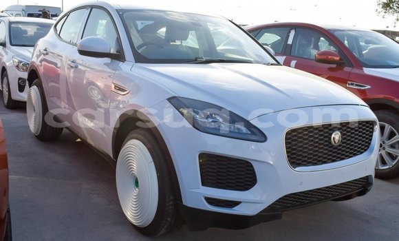 Acheter Import Voiture Jaguar E-Pace Blanc à Import - Dubai, Barh el Gazel