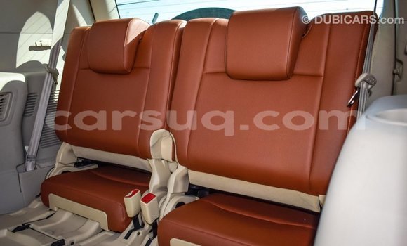 Acheter Import Voiture Toyota Prado Blanc à Import - Dubai, Barh el Gazel Acheter Import Voiture Toyota Prado Blanc à Import - Dubai, Barh el Gazel