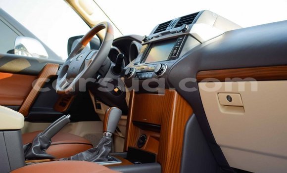 Acheter Import Voiture Toyota Prado Blanc à Import - Dubai, Barh el Gazel Acheter Import Voiture Toyota Prado Blanc à Import - Dubai, Barh el Gazel