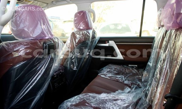 Acheter Import Voiture Toyota Land Cruiser Noir à Import - Dubai, Barh el Gazel Acheter Import Voiture Toyota Land Cruiser Noir à Import - Dubai, Barh el Gazel