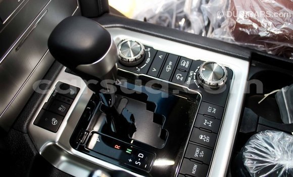 Acheter Import Voiture Toyota Land Cruiser Noir à Import - Dubai, Barh el Gazel Acheter Import Voiture Toyota Land Cruiser Noir à Import - Dubai, Barh el Gazel