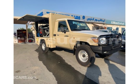 Acheter Import Voiture Toyota Land Cruiser Beige à Import - Dubai, Barh el Gazel Acheter Import Voiture Toyota Land Cruiser Beige à Import - Dubai, Barh el Gazel