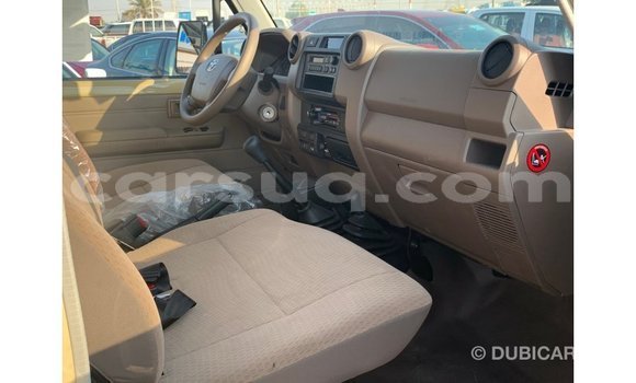 Acheter Import Voiture Toyota Land Cruiser Beige à Import - Dubai, Barh el Gazel Acheter Import Voiture Toyota Land Cruiser Beige à Import - Dubai, Barh el Gazel