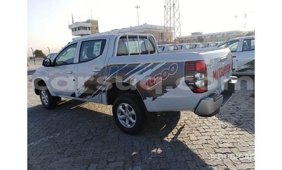 Buy Import Mitsubishi L200 White Car in Import - Dubai in Barh el Gazel Buy Import Mitsubishi L200 White Car in Import - Dubai in Barh el Gazel
