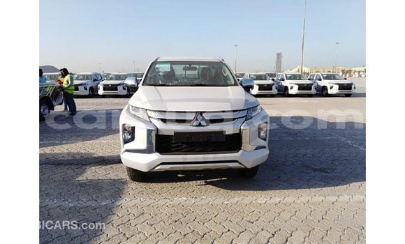 Buy Import Mitsubishi L200 White Car in Import - Dubai in Barh el Gazel Buy Import Mitsubishi L200 White Car in Import - Dubai in Barh el Gazel