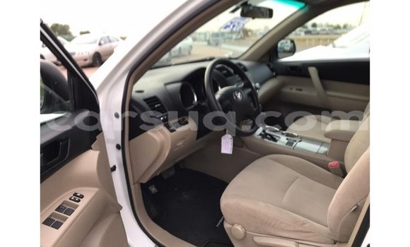 Buy Import Toyota Highlander White Car in Import - Dubai in Barh el Gazel Buy Import Toyota Highlander White Car in Import - Dubai in Barh el Gazel