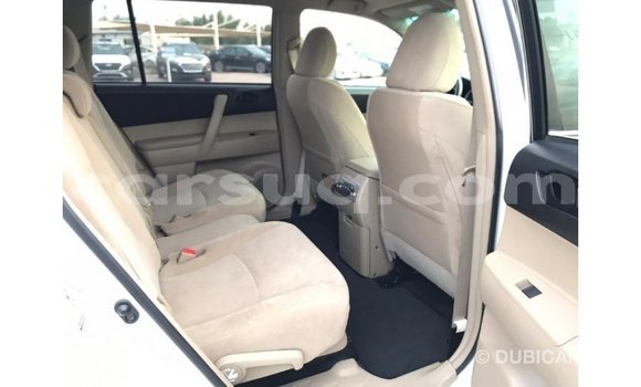 Buy Import Toyota Highlander White Car in Import - Dubai in Barh el Gazel Buy Import Toyota Highlander White Car in Import - Dubai in Barh el Gazel