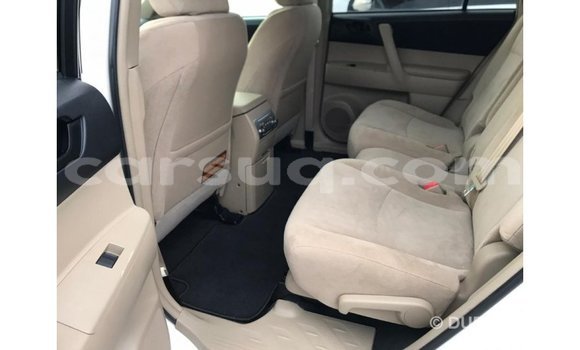Buy Import Toyota Highlander White Car in Import - Dubai in Barh el Gazel Buy Import Toyota Highlander White Car in Import - Dubai in Barh el Gazel