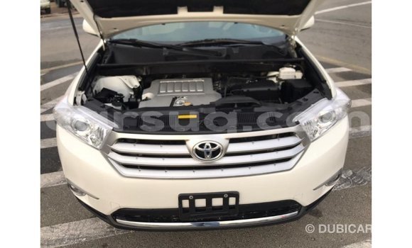 Buy Import Toyota Highlander White Car in Import - Dubai in Barh el Gazel Buy Import Toyota Highlander White Car in Import - Dubai in Barh el Gazel
