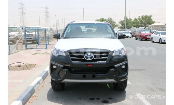 Acheter Import Voiture Toyota Fortuner Noir à Import - Dubai, Barh el Gazel Acheter Import Voiture Toyota Fortuner Noir à Import - Dubai, Barh el Gazel