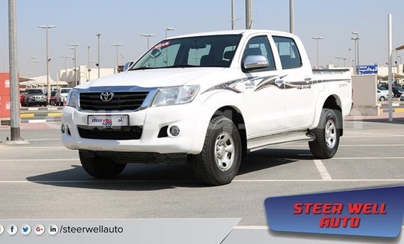 Acheter Import Voiture Toyota Hilux Blanc à Import - Dubai, Barh el Gazel Acheter Import Voiture Toyota Hilux Blanc à Import - Dubai, Barh el Gazel