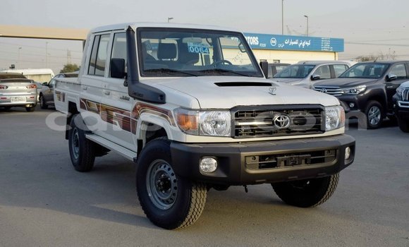 Buy Import Toyota Land Cruiser White Car in Import - Dubai in Barh el Gazel Buy Import Toyota Land Cruiser White Car in Import - Dubai in Barh el Gazel