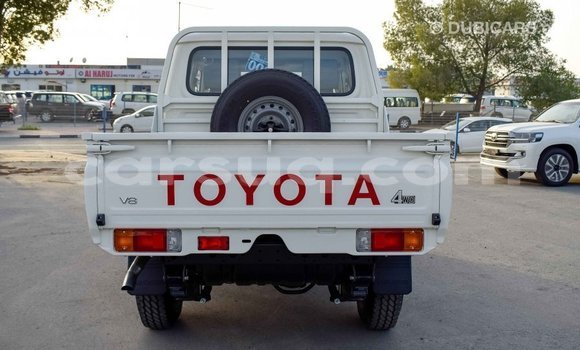 Buy Import Toyota Land Cruiser White Car in Import - Dubai in Barh el Gazel Buy Import Toyota Land Cruiser White Car in Import - Dubai in Barh el Gazel