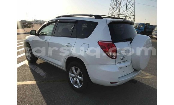 Acheter Import Voiture Toyota 4Runner Blanc à Import - Dubai, Barh el Gazel Acheter Import Voiture Toyota 4Runner Blanc à Import - Dubai, Barh el Gazel