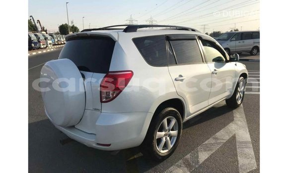 Acheter Import Voiture Toyota 4Runner Blanc à Import - Dubai, Barh el Gazel Acheter Import Voiture Toyota 4Runner Blanc à Import - Dubai, Barh el Gazel